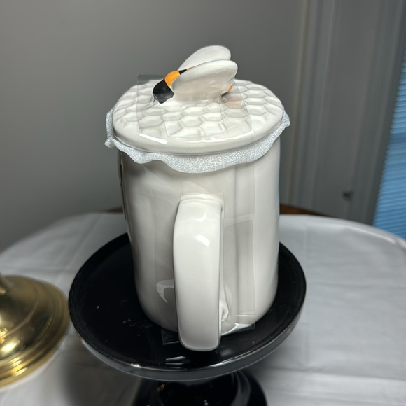 Rae Dunn Busy Bee mug with bee topper - Picture 3 of 6